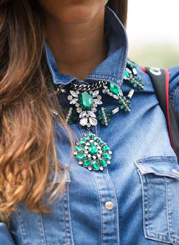 Gold Necklace with Denim Shirt Outfits (21 ideas & outfits) | Lookastic