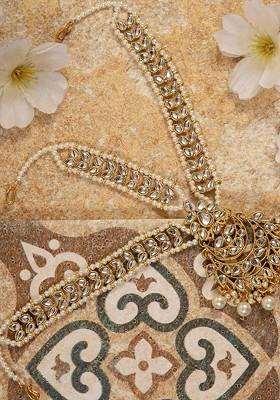 Women Gold Plated And White Kundan And Pearl Embellished Matha Patti