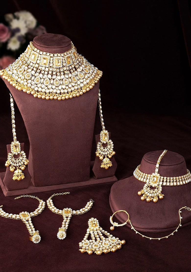 Artificial jewellery offers discount