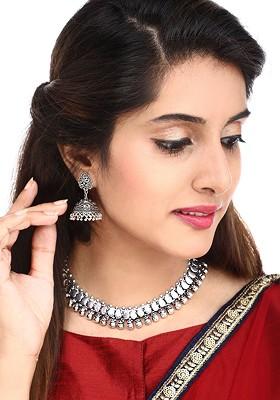 Women Silver Plated Handcrafted Classic Kohlapuri Style Choker Necklace Set