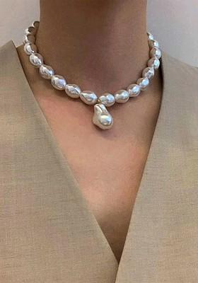 White And Gold Toned Pearls Choker Necklace
