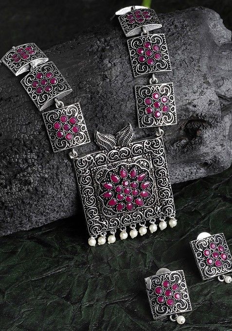 Silver Toned Pink Stone Studded Oxidized Jewellery Set