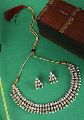 Gold Plated Tear Drop Shaped Pearls Studded Jewellery Set