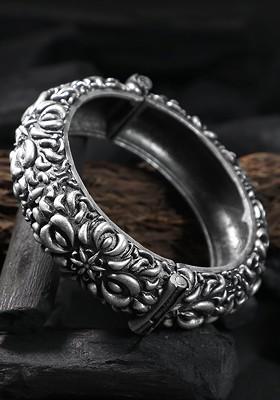 Women Oxidised Silver Plated Bangle