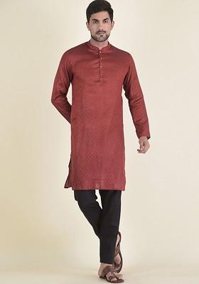 Men Maroon Mandarin Collar Kurta With Trousers
