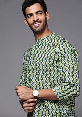 Men Green And Navy Blue Chevron Printed Cotton Kurta