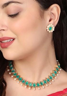 Gold Plated Kundan Stone Studded And Pearl Bead Jewellery Set