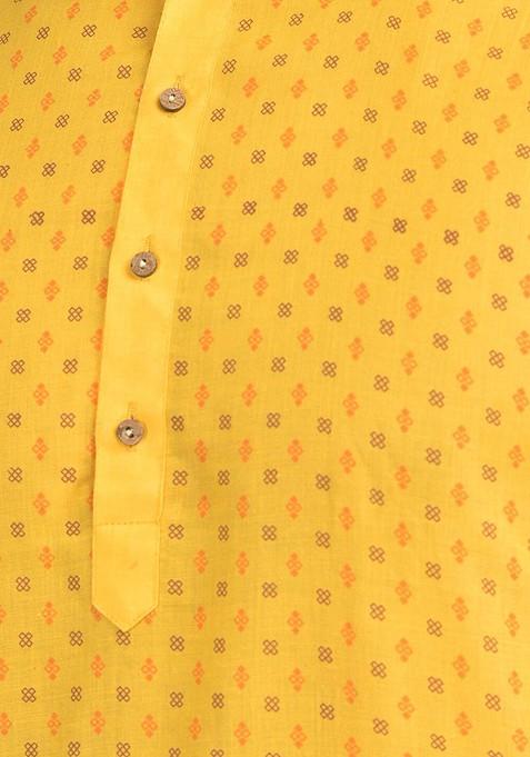Men Mandarin collar Ethnic Motif Embroidered Thread Work Straight Cotton Kurta