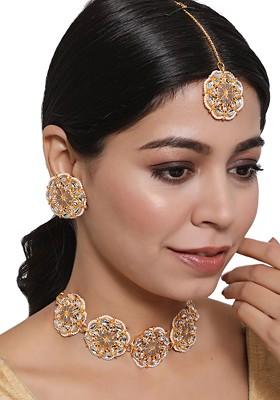 Gold-Plated Kundan Studded Floral Shaped Choker Necklace With Earrings And Maang Tika