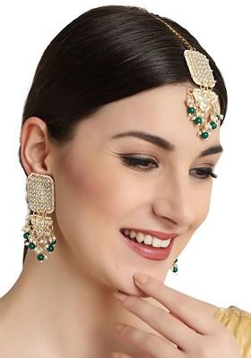 Gold-Plated White Kundan studded And Green Pearls Maang Tikka And Earring Set