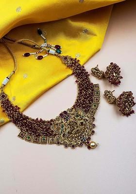 Gold Plated Stone Studded And Pearl Beaded Necklace Set