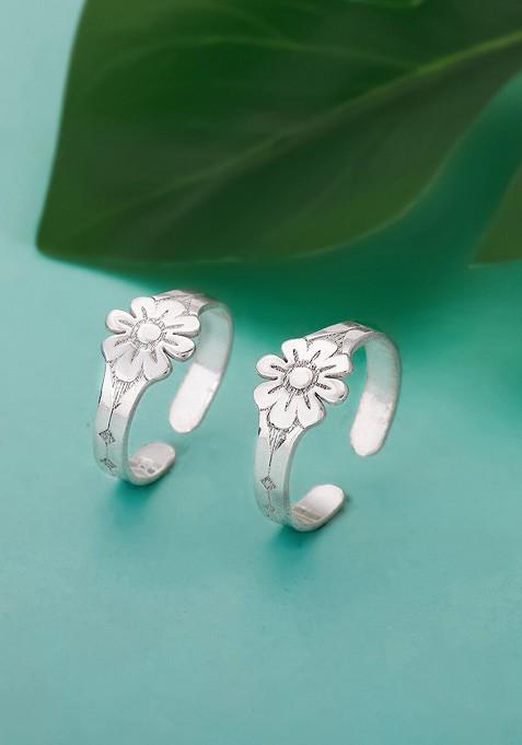 Indya X Giva 925 Sterling Silver Set Of 2 Rhodium Plated Floral Bliss Toe Rings