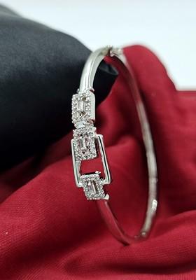 Women Silver-Plated Brass American Diamond Kada Bracelet