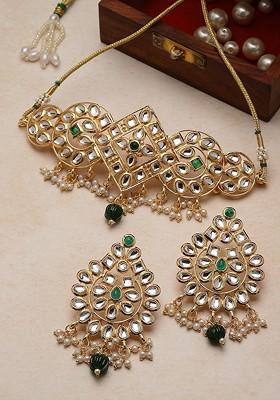 Gold Plated Kundan Stone Studded Choker Jewellery Set