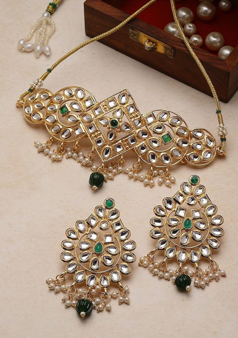 Gold Plated Kundan Stone Studded Choker Jewellery Set