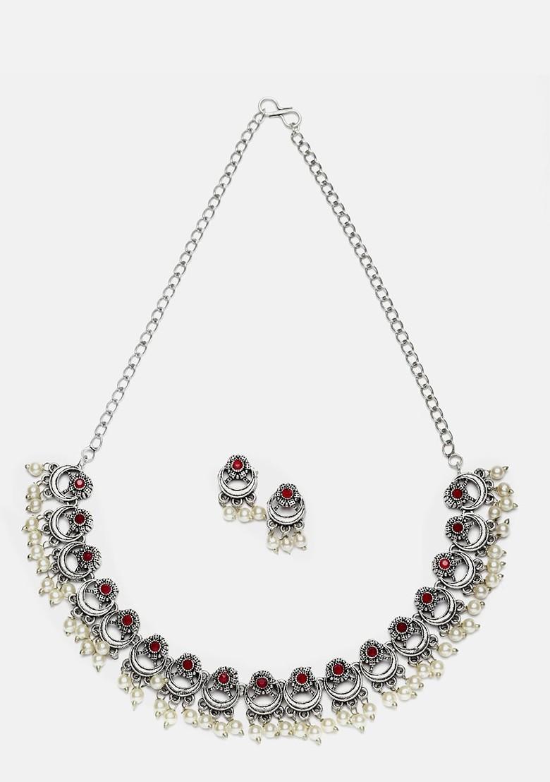 Silver Plated Stone Studded And Pearl Beaded Necklace And Earrings