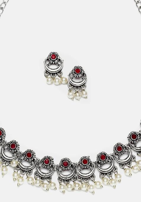 Silver Plated Stone Studded And Pearl Beaded Necklace And Earrings