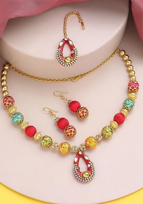 Gold Plated Stone Studded And Beads Beaded Necklace With Earrings And Maang Tika