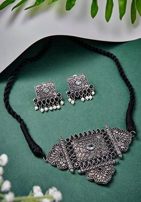 Silver Plated German Silver Stones Studded And Beaded Jewellery Set