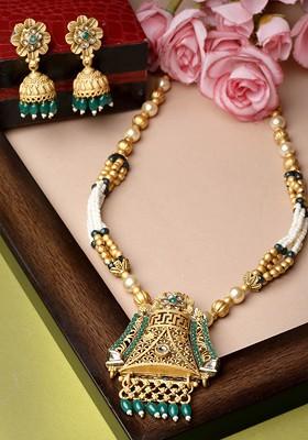 Gold Plated Kundan Stud And Pearl Bead Jewellery Set