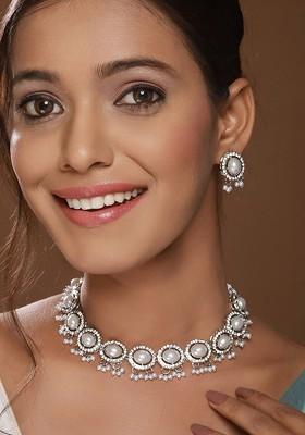 Silver-Plated Cubic Zirconia-Studded And Pearl Beaded Jewellery Set