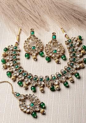Gold Plated Kundan Stud And Pearl Bead Jewellery Set