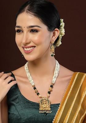 Gold Plated Stone Studded And Beaded Jewellery Set