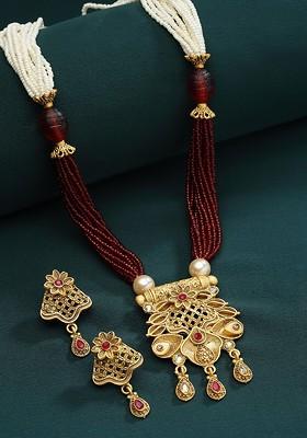 Gold Plated Stone Studded And Beaded Jewellery Set