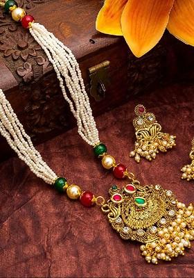 Gold plated Stone Studded And Beaded Jewellery Set