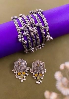 Silver Plated Stone Studded And Beaded Jewellery Set