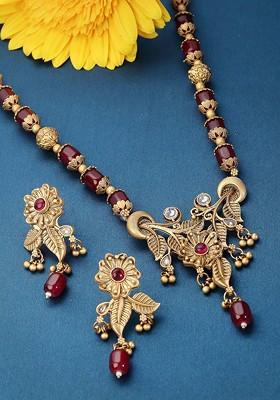 Gold Plated Stone Stud And Pearl Bead Jewellery Set