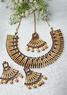 Gold Plated Artificial Stone Stud Necklace With Earrings And Maang Tika
