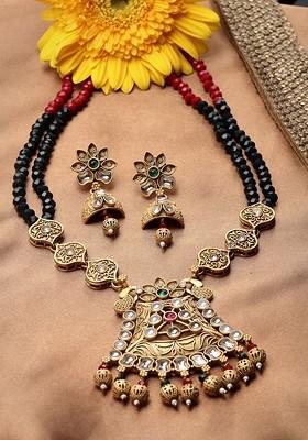 Gold Plated Stone Stud And Pearl Bead Jewellery Set
