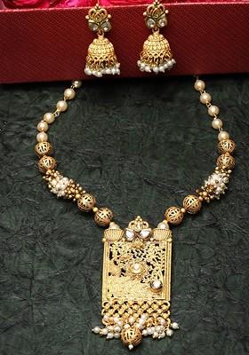 Gold Plated Kundan Stud And Pearl Bead Jewellery Set