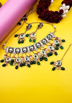 Gold Plated Kundan Studded And Beaded Necklace Set