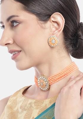 Women Gold-Plated Kundan-Studded Jewellery Set