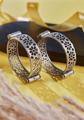 Set Of 2 Silver Plated Floral Shaped Textured Kada Bangles
