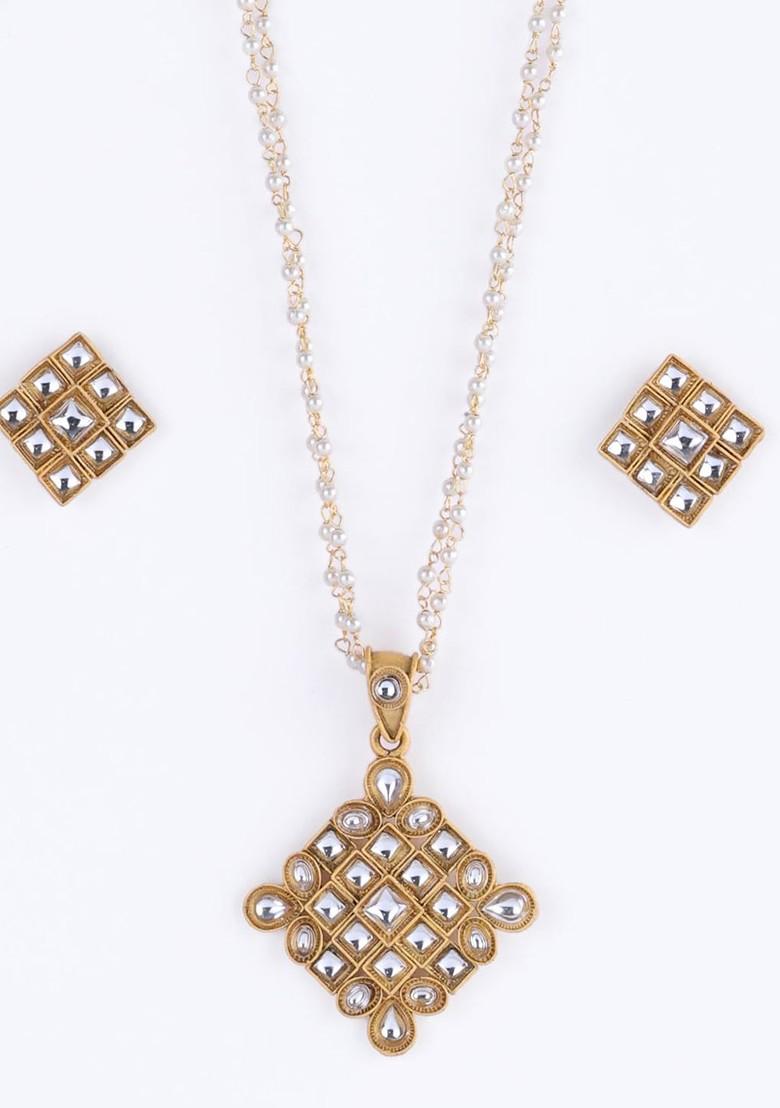 Gold Plated Stone Studded And Beaded Jewellery Set