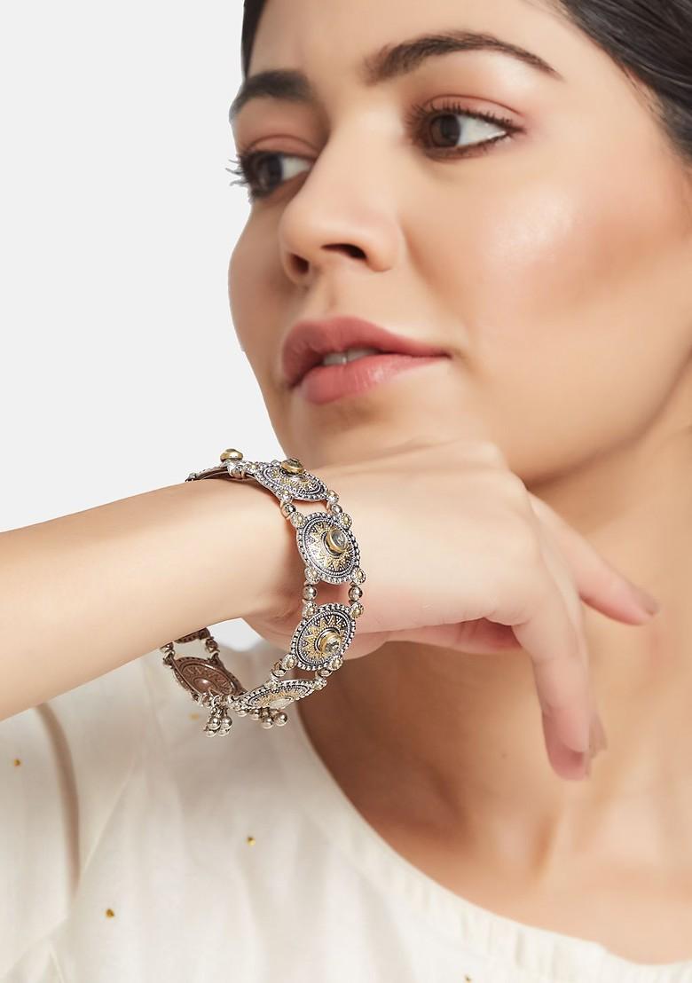 Silver Plated Kundan Studded Bangle Style Bracelet