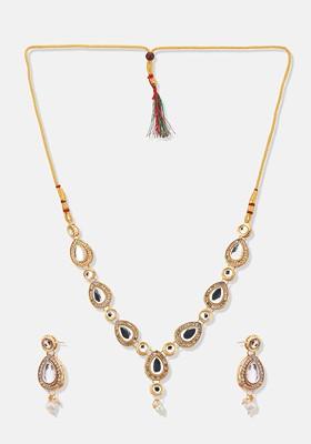 Gold Plated Kundan Studded And Beaded Jewellery Set