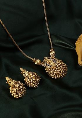 Gold Plated Artificial Stones And Beads Studded Jewellery Set