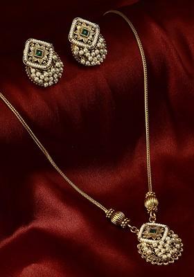 Gold Plated Artificial Stones And Beads Studded Jewellery Set
