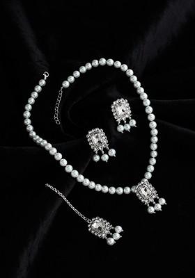 Silver Plated Stone Studded And Beaded Jewellery Set