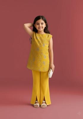 Girls Yellow EmbroideredÂ&nbsp; Georgette Kurta Set