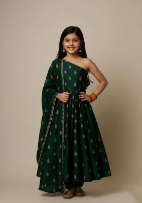 Girls Green Embroidered Silk Kurta Set