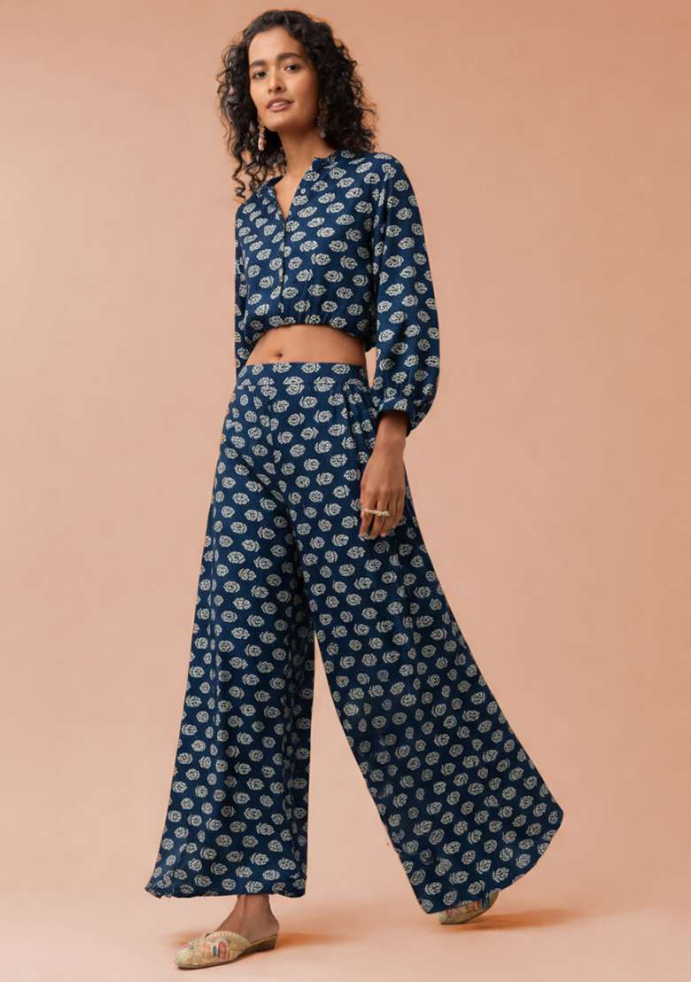 Navy Blue Poly Blend Printed Fusion Set - Indya