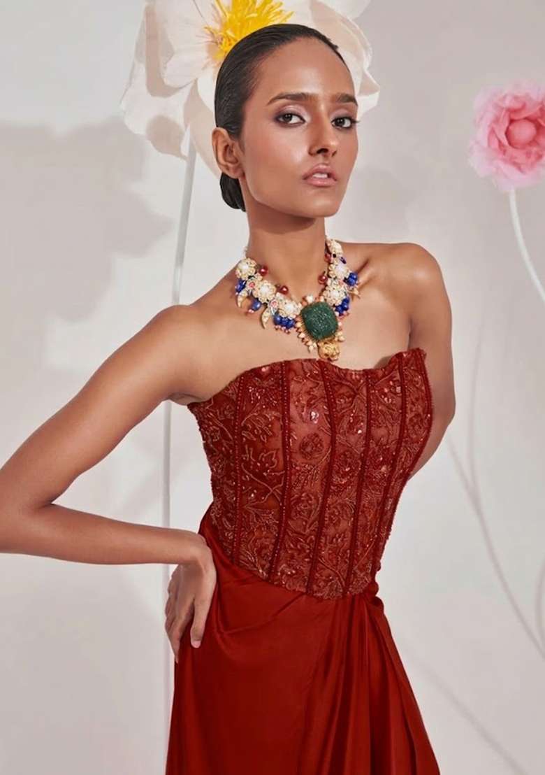 Red Hand Work Chinon Fusion Set - Indya