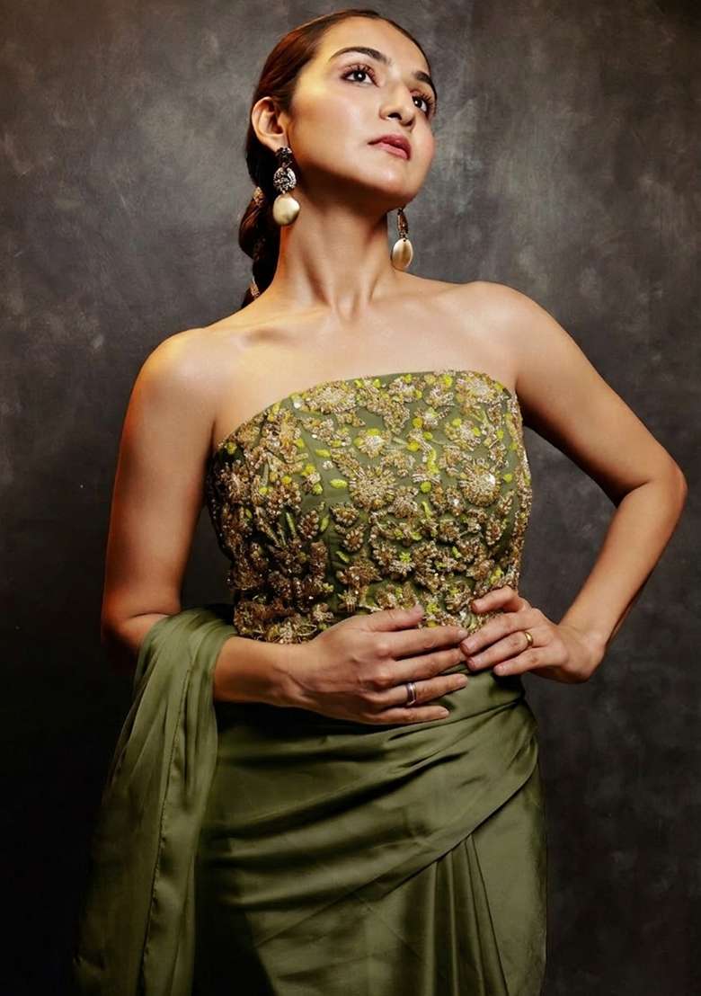 Olive Green Hand Work Chinon Pre Draped Saree Set - Indya