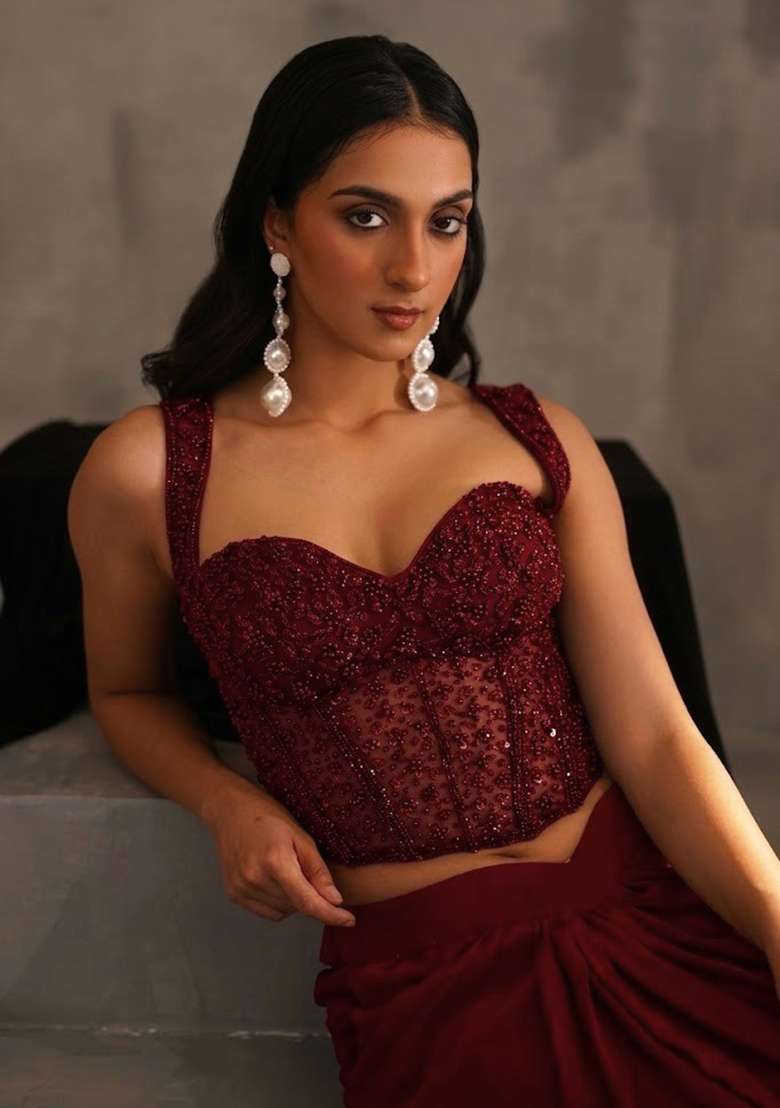 Red Hand Work Embellished Pre Draped Saree Set - Indya