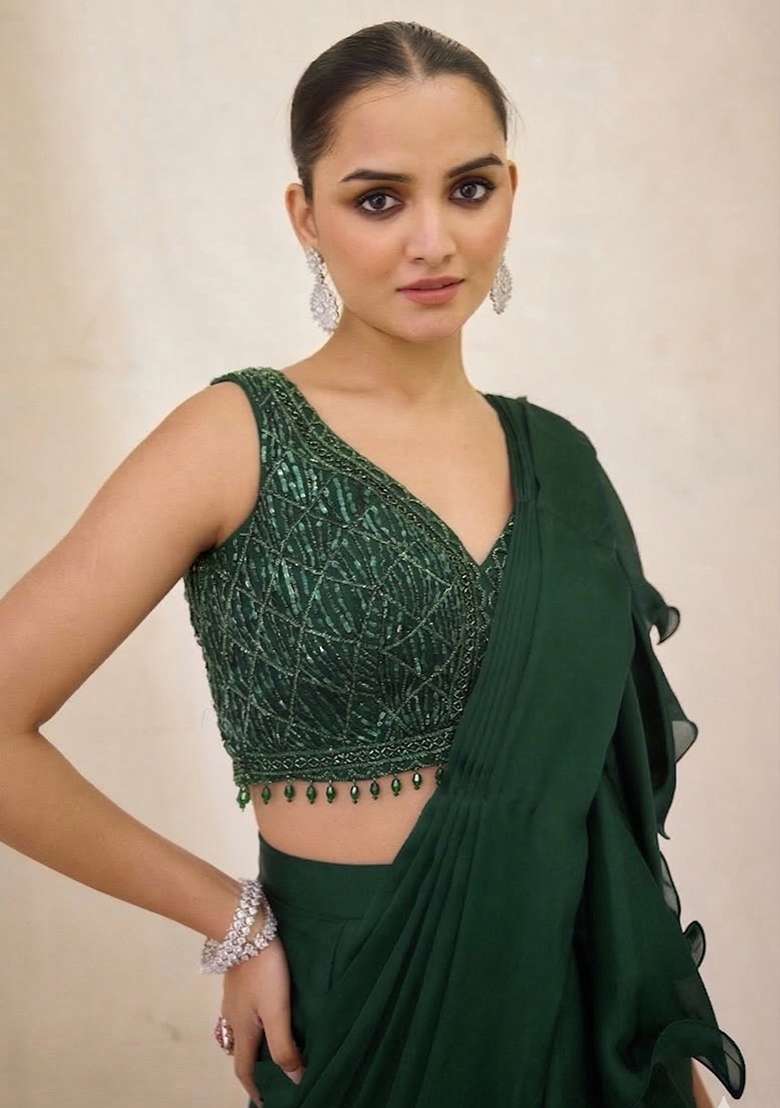 Green Hand Work Embellished Pre Draped Saree Set - Indya
